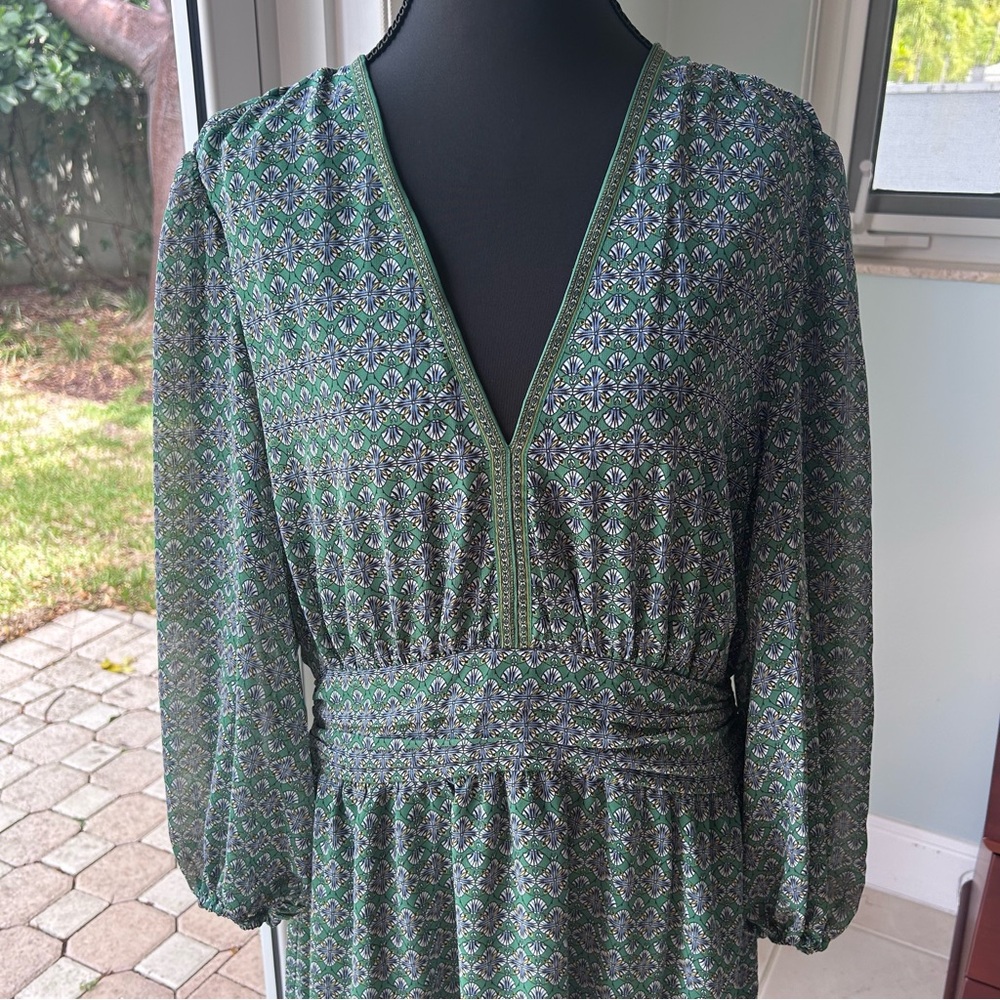 Max Studio Green Printed V-Neck Long Sleeve Mini Dress - Picture 2 of 8